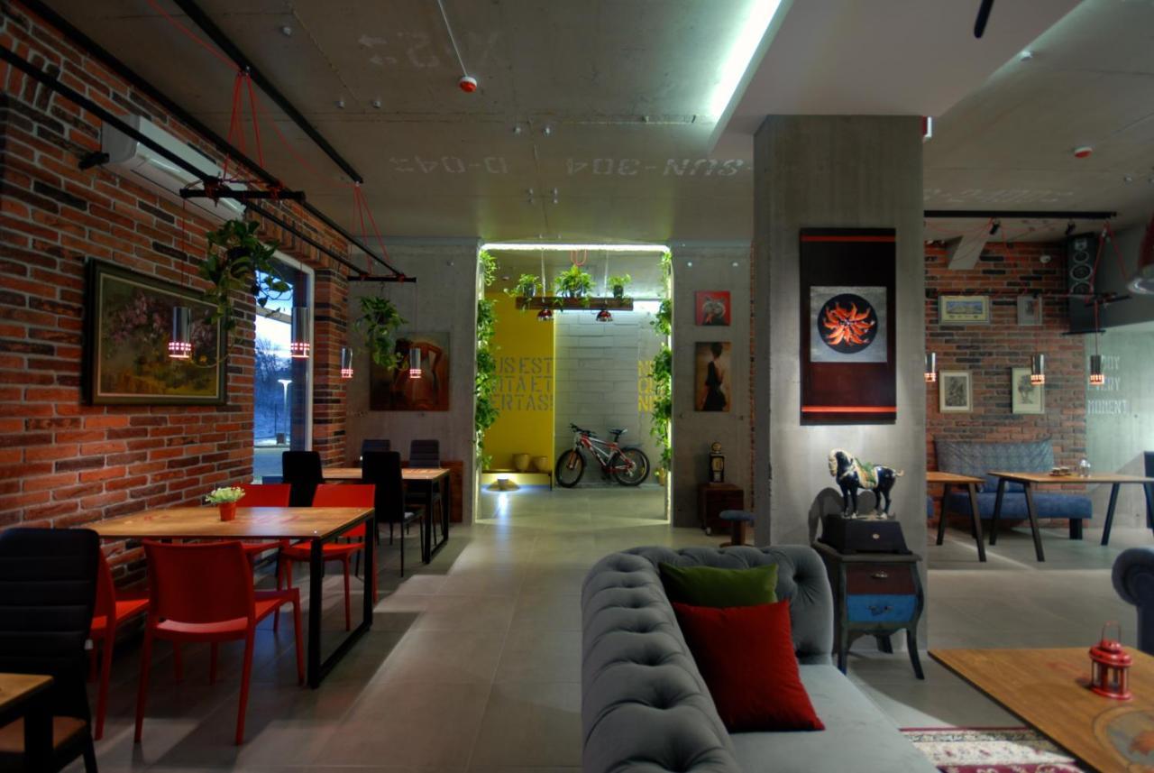 Cubby Hotel Львов Экстерьер фото