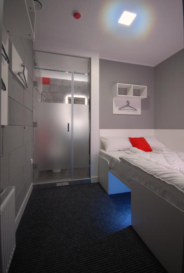 Cubby Hotel Львов Экстерьер фото