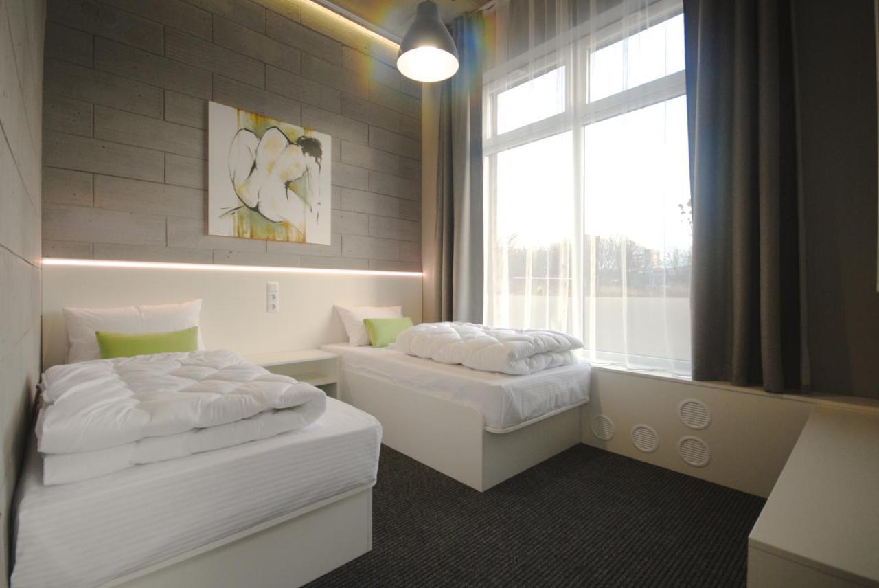 Cubby Hotel Львов Экстерьер фото