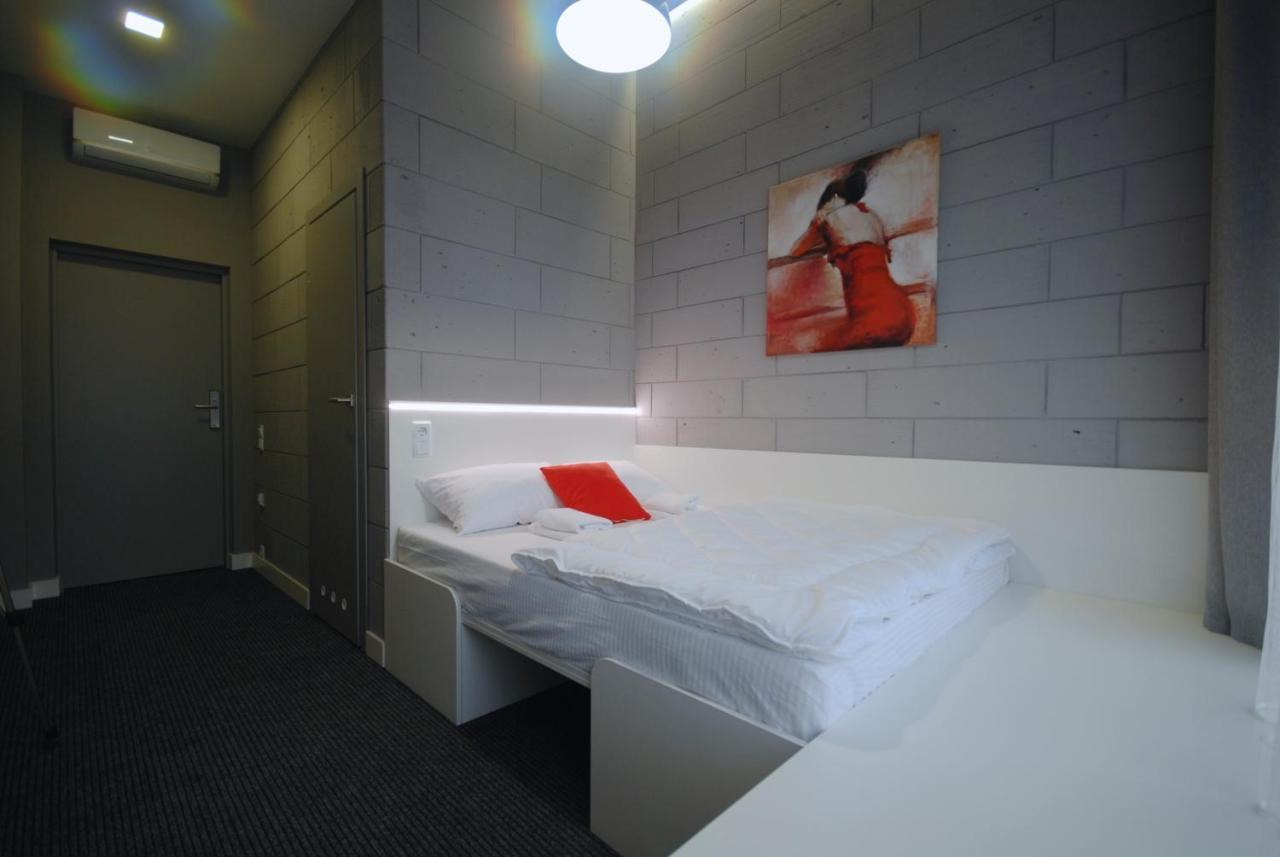 Cubby Hotel Львов Экстерьер фото