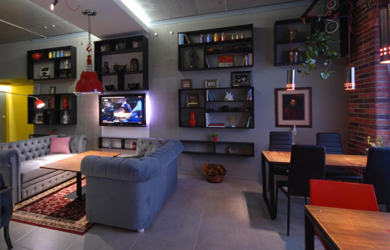 Cubby Hotel Львов Экстерьер фото