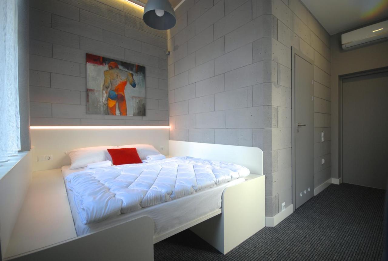 Cubby Hotel Львов Экстерьер фото